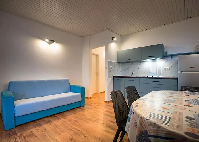 Apartment Banjol 2008b *