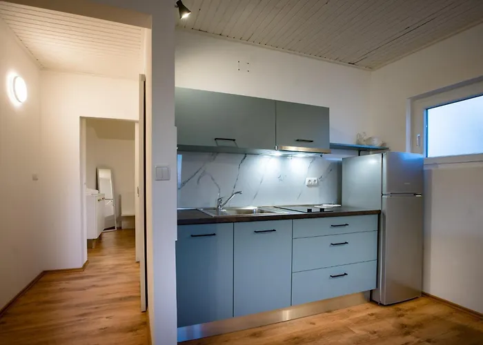 Apartment Banjol 2008b *
